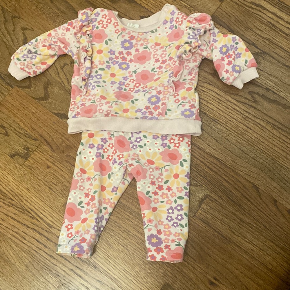 H&M sweater and leggings set 3-6 months